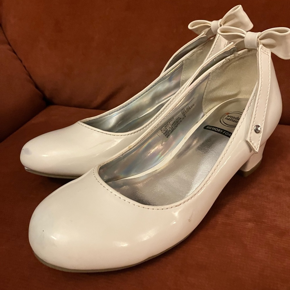 White wonder nation size 1 little girl heels.